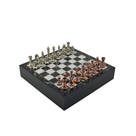 GiftHome Orta Boy Antik Metal Klasik Satranç Takımı ve Mermer Desenli Sandıklı MDF Tahtası (30X30X6 cm.)