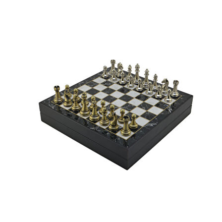GiftHome Orta Boy Parlak Metal Klasik Satranç Takımı ve Mermer Desenli Sandıklı MDF Tahtası (30X30X6 cm.)