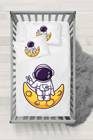 Miss Astronot Çocukcuk Desenli Bebek Lastikli Çarşaf (60x120 / 15) 2'li Yastık Kılıfı