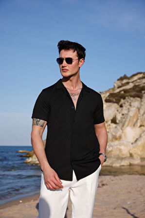 Siyah Renk Dokulu Kısa Kol Erkek Gömlek