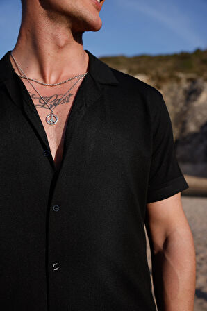 Siyah Renk Dokulu Kısa Kol Erkek Gömlek