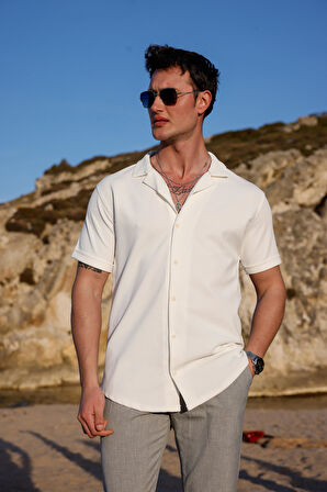 Beyaz Renk Dokulu Kısa Kol Erkek Gömlek