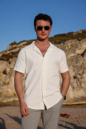 Beyaz Renk Dokulu Kısa Kol Erkek Gömlek