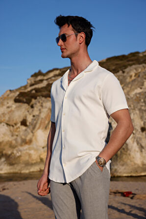 Beyaz Renk Dokulu Kısa Kol Erkek Gömlek