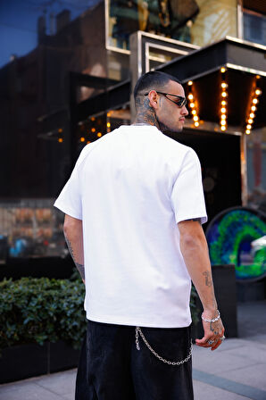 Beyaz Renk Yarım Kol Oversize Tişört