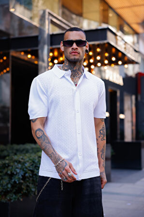 Beyaz Renk Detaylı Kısa Kol Triko Gömlek