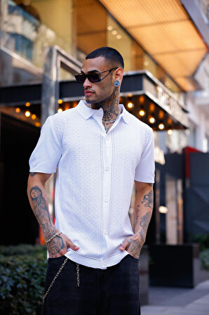 Beyaz Renk Detaylı Kısa Kol Triko Gömlek