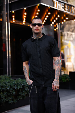 Siyah Renk Detaylı Kısa Kol Triko Gömlek