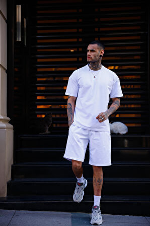 Beyaz Renk Bisiklet Yaka Şort Tişört Takım