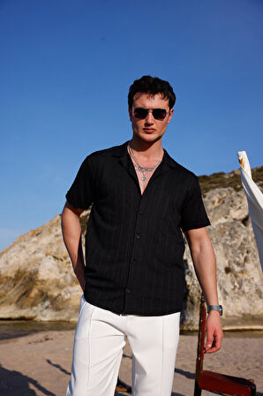 Erkek Siyah Renk Örme Kilim Desen Kısa Kol Gömlek