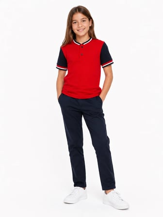 Çocuk Pamuklu Yumuşak Dokulu Hakim Yaka Kırmızı Arkası Lacivert Okul Tshirt