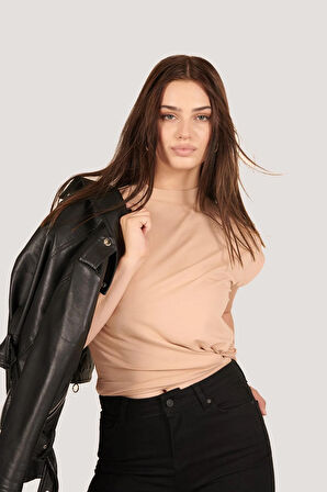 P-004932 - Kadın Kısa Kollu Yüksek Yaka Örme T-Shirt - TEN RENGİ