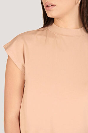 P-004932 - Kadın Kısa Kollu Yüksek Yaka Örme T-Shirt - TEN RENGİ