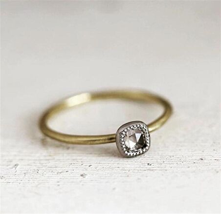 MACAR KRALİYET AİLESİ PIRLANTA DÜĞÜN YÜZÜK- AK1170