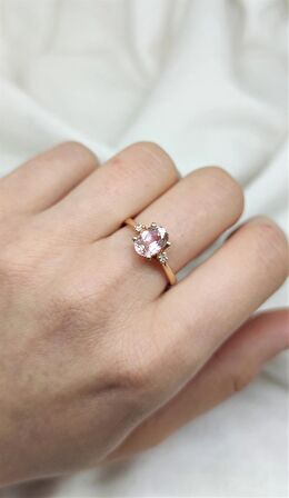 MORGANİTE YAN TAŞ PIRLANTA YÜZÜK- AK1258