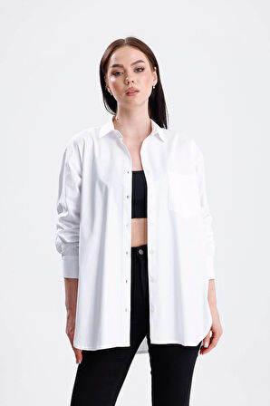 SWEETNESS Kadın Beyaz Oversize Likralı Pamuklu Cepli Uzun Kol Gömlek