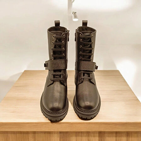 Stone Siyah Deri Kadın Postal