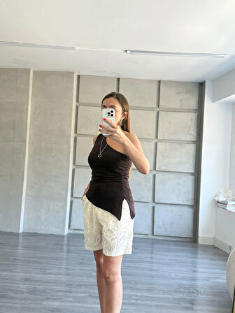 Tek Omuz Detaylı Kahverengi Bluz