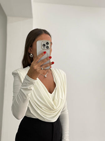 Degaje Yaka Omuz Pileli Bluz