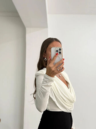 Degaje Yaka Omuz Pileli Bluz