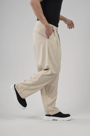 Baggy Kalıp Pileli Kumaş Pantolon