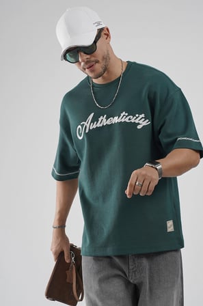 Oversize Kalıp Authenticity Nakış Detaylı Tişört