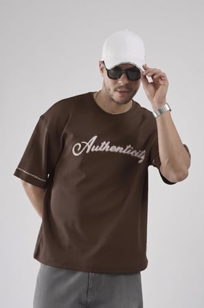 Oversize Kalıp Authenticity Nakış Detaylı Tişört