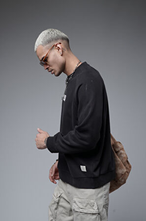 Ribanalı Yaka Reglan Kol Baskılı Oversize Kalıp Sweat