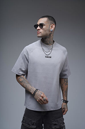 Kabaran Baskılı Reglan Kol Oversize Kalıp Tişört