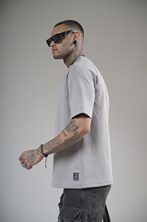 Önü Logolu Nakış Detaylı Reglan Kol Unisex Oversize Kalıp Tişört