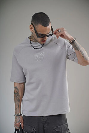 Önü Logolu Nakış Detaylı Reglan Kol Unisex Oversize Kalıp Tişört