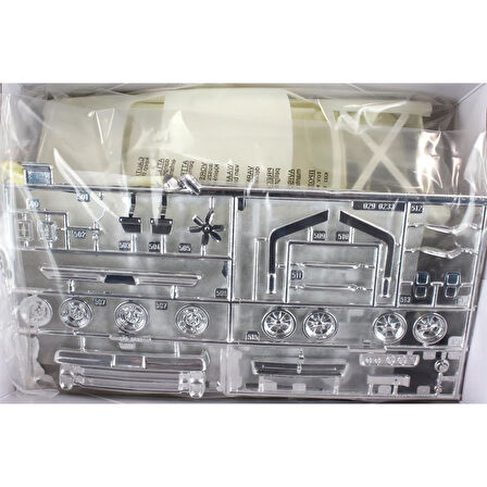 AMT 904 1/25 Ölçek, 1966 Ford Galaxie Araba, Plastik Model kiti