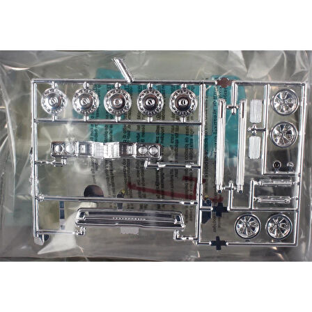 AMT 920 1/25 Ölçek, 1971 Ford Thunderbird Araba, Plastik Model kiti