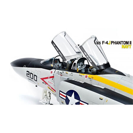 SWS 48-09 1/48 Ölçek, F-4J Phantom II (Navy) Savaş Uçağı, Plastik Model kiti