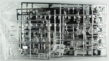 Hasegawa 20617 1/24 Ölçek, Toyota 2000GT (Wire Wheel), (Limited Edition) Otomobil Plastik Model Kiti