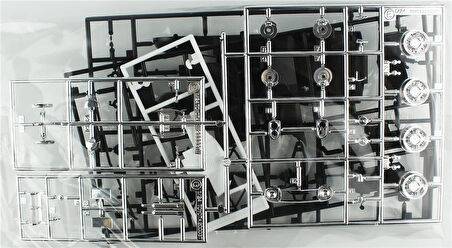 Hasegawa CH47 51047 1/24 Ölçek, Toyota 2000GT (Metal Motor Detaylı), Otomobil Plastik Model Kiti