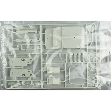 Fujimi ID-98 03930 1/24 Ölçek, Nissan Skyline GT-R KPCG10 Hakosuka, Yarış Aracı Plastik Model Kiti