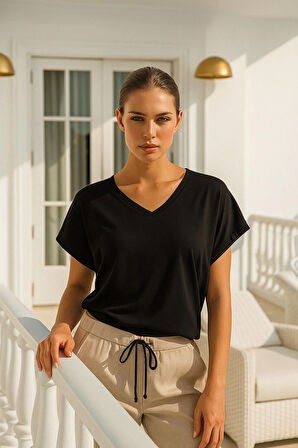 Kadın Siyah Viskon Ön Arka V Yakalı T-shirt Yarasa Kol Relaxed Bluz
