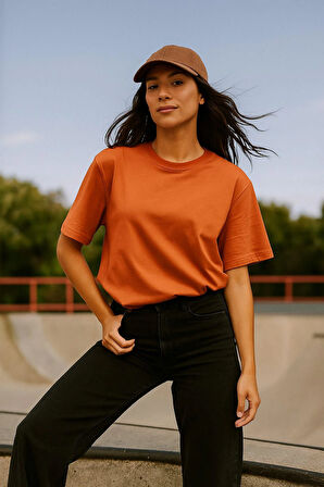 Kadın Kiremit %100 Pamuk Oversize Basic Tişört – Rahat Kalıp Relaxed Bisiklet Yaka T-shirt