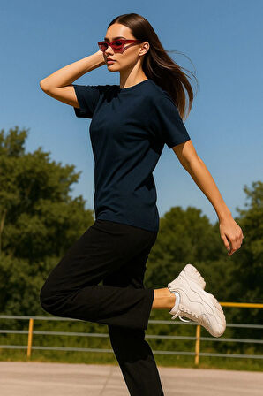 Kadın Lacivert %100 Pamuk Oversize Basic Tişört – Rahat Kalıp Relaxed Bisiklet Yaka T-shirt