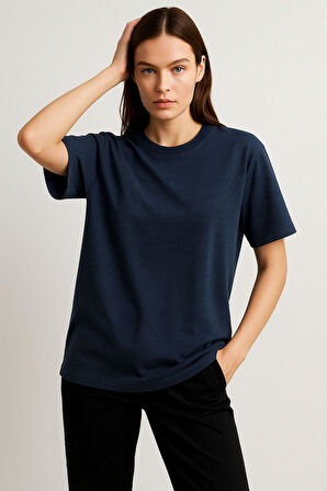 Kadın Lacivert %100 Pamuk Oversize Basic Tişört – Rahat Kalıp Relaxed Bisiklet Yaka T-shirt