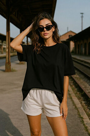 Kadın Siyah %100 Pamuk Oversize Basic Tişört – Rahat Kalıp Relaxed Bisiklet Yaka T-Shirt