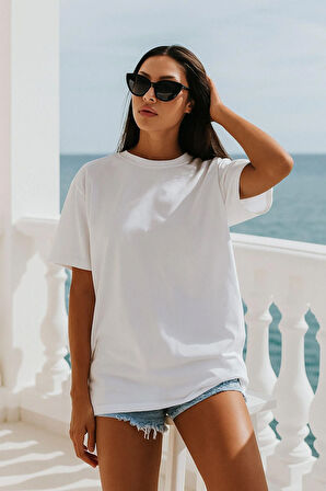 Kadın Beyaz %100 Pamuk Oversize Basic Tişört – Rahat Kalıp Relaxed Bisiklet Yaka T-Shirt