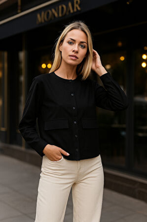 Kadın Siyah Cepli Hakim Yaka Gömlek – Şık ve Rahat Tasarım