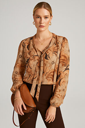 Kadın Kahverengi Şifon Bluz Gömlek – Fular Detaylı Desenli Model