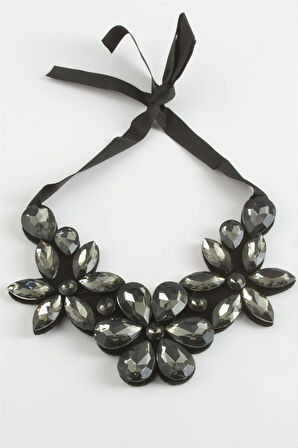 Çiçek Taşlı Yaka Kolye