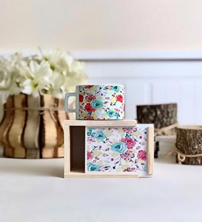 Çiçek Tasarımlı Kutulu Kupa