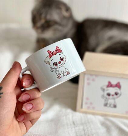 Sevimli Pembe Kedi Tasarımlı Ahşap Kutulu Kupa