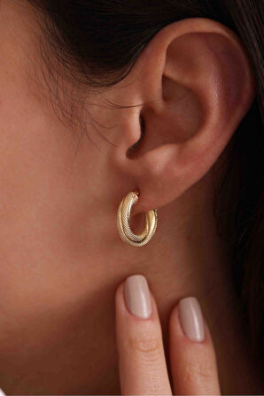 Italyan Tasarım Burgulu Desenli Halka Küpe