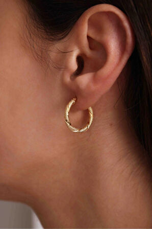 Italyan Tasarım Burgu Halka Desenli Küpe